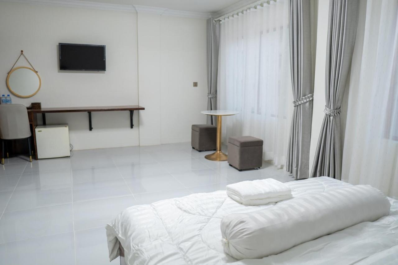 Hotel Empire House, Phnom Penh Esterno foto